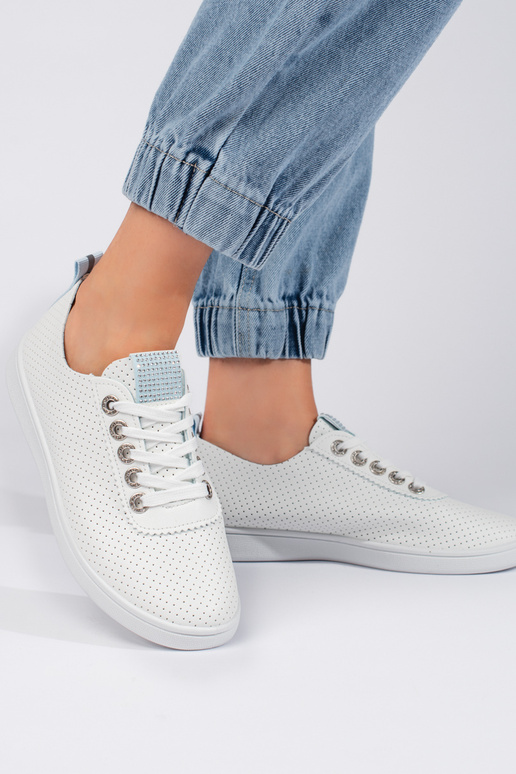 su aužūro elementais baltos spalvos...