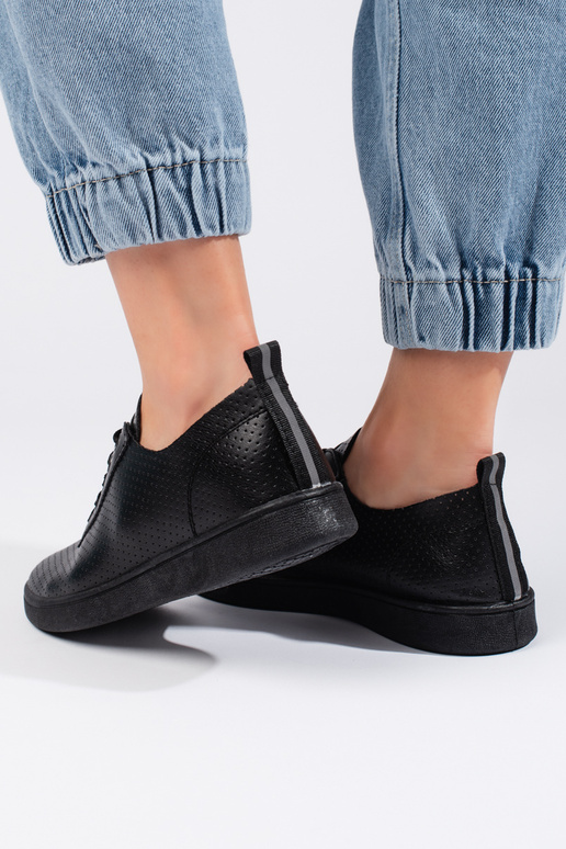 juodos spalvos su raištukais... juodos spalvos su raištukais...