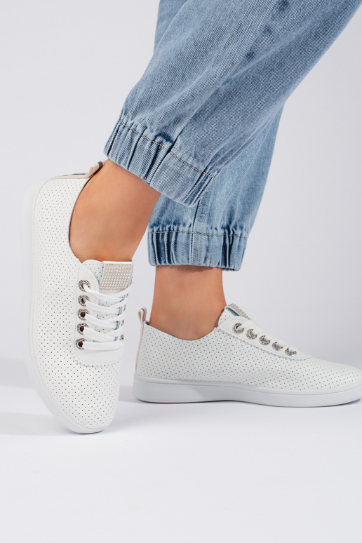 su aužūro elementais baltos spalvos...