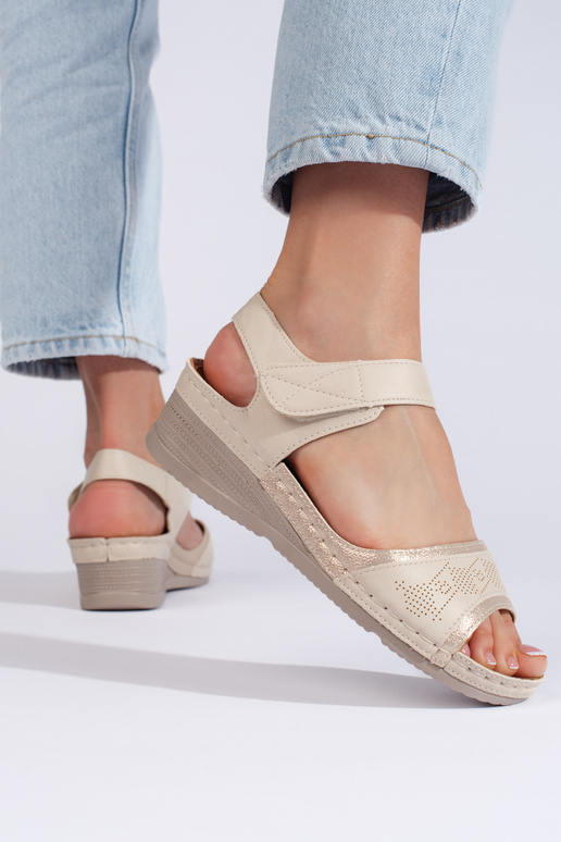 smėlio spalvos sandalai smėlio spalvos sandalai