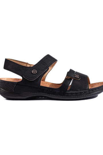 juodos spalvos sandalai
