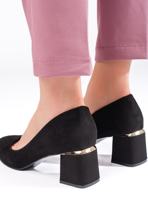 juodos spalvos iš zomšos aukštakulniai