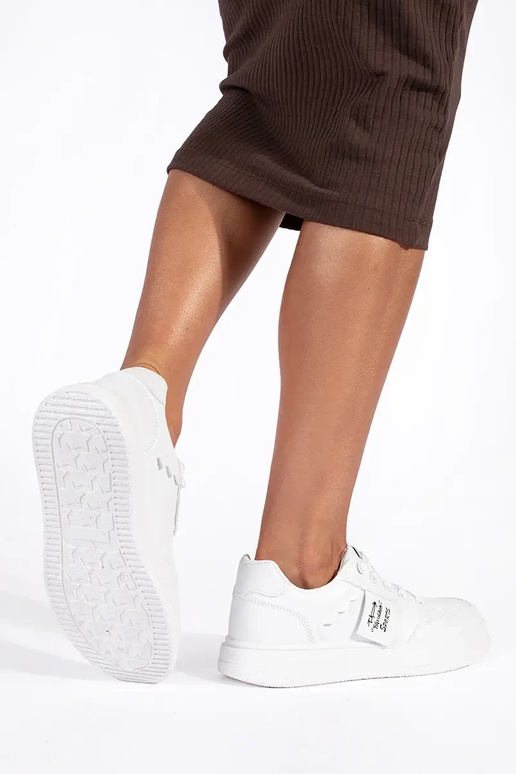 baltos spalvos Sneakers modelio batai... baltos spalvos Sneakers modelio batai...