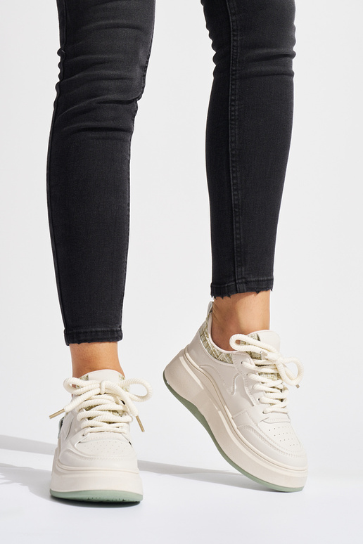 Moteriškas juodos spalvos Sneakers...