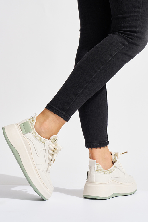 Moteriškas juodos spalvos Sneakers...