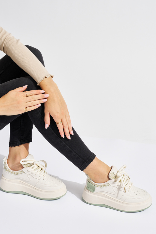 Moteriškas juodos spalvos Sneakers...