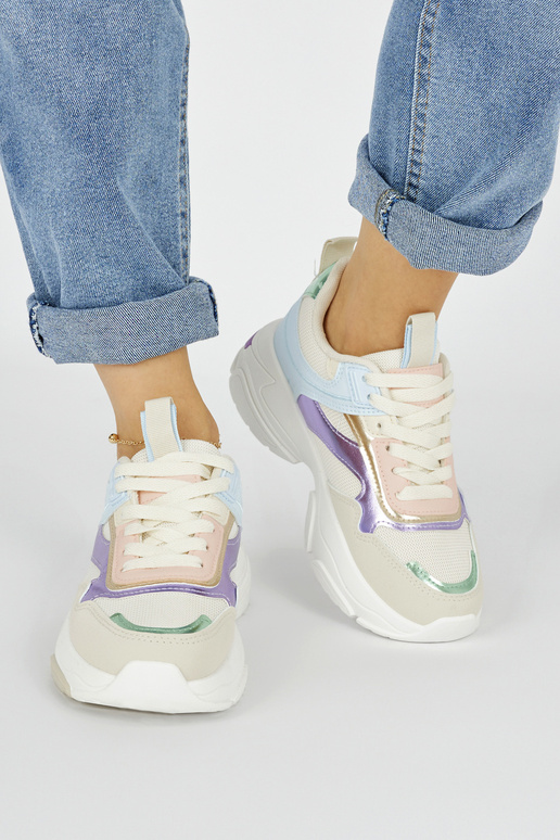 Įvairių spalvų moterų sportiniai...