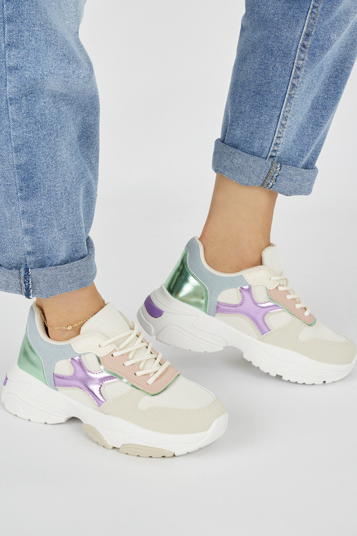 Moteriški laisvalaikio batai... Moteriški laisvalaikio batai...