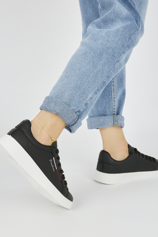 juodos spalvos klasika sportiniai batai