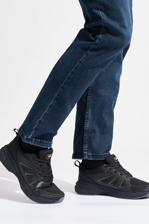 juodos spalvos vyrų sportiniai batai