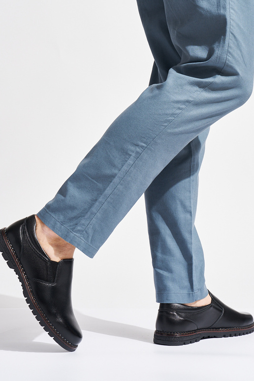 vyrams juodos spalvos batai užsegimas