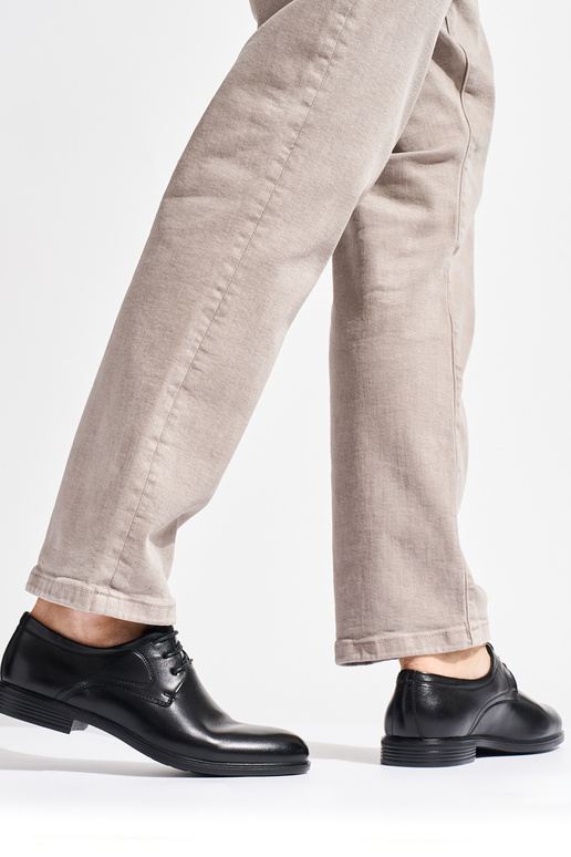 vyrams juodos spalvos pusbačiai...