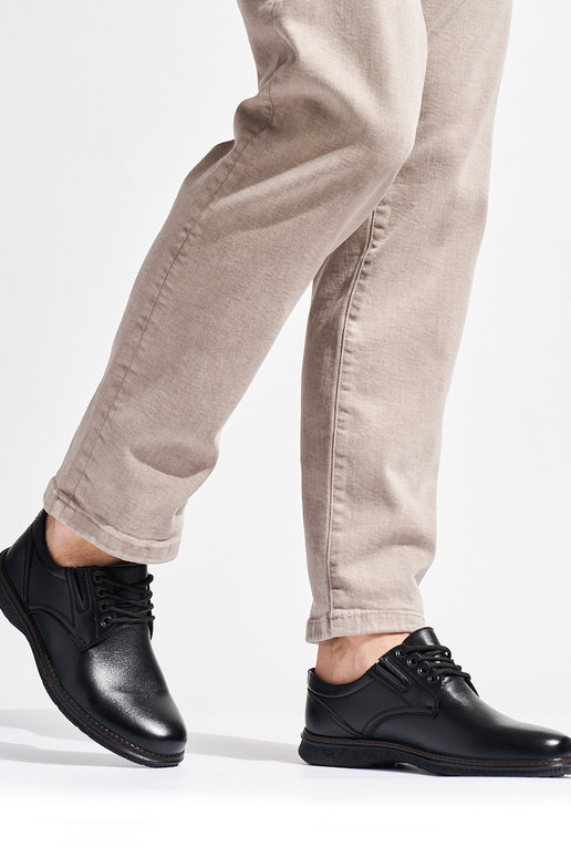 vyrams juodos spalvos pusbačiai...