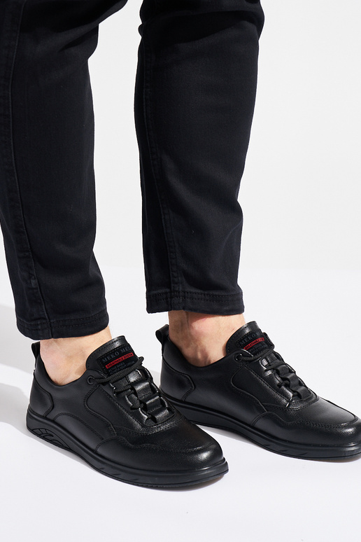 vyrams juodos spalvos półsportiniai...