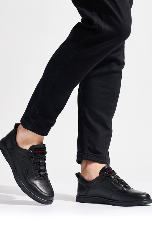 vyrams juodos spalvos półsportiniai...