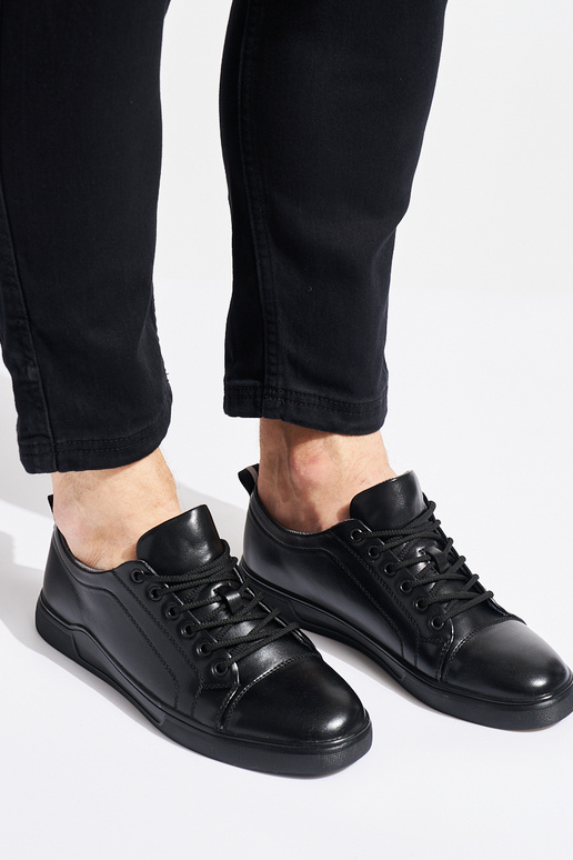 vyrams juodos spalvos półsportiniai...