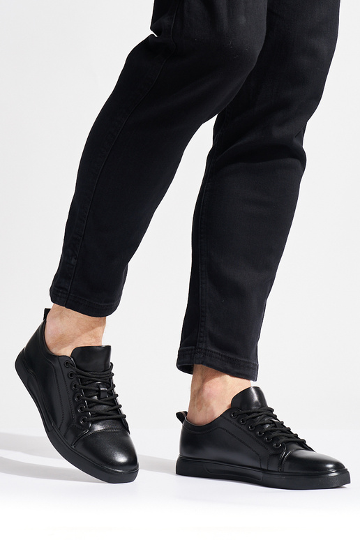 vyrams juodos spalvos półsportiniai...