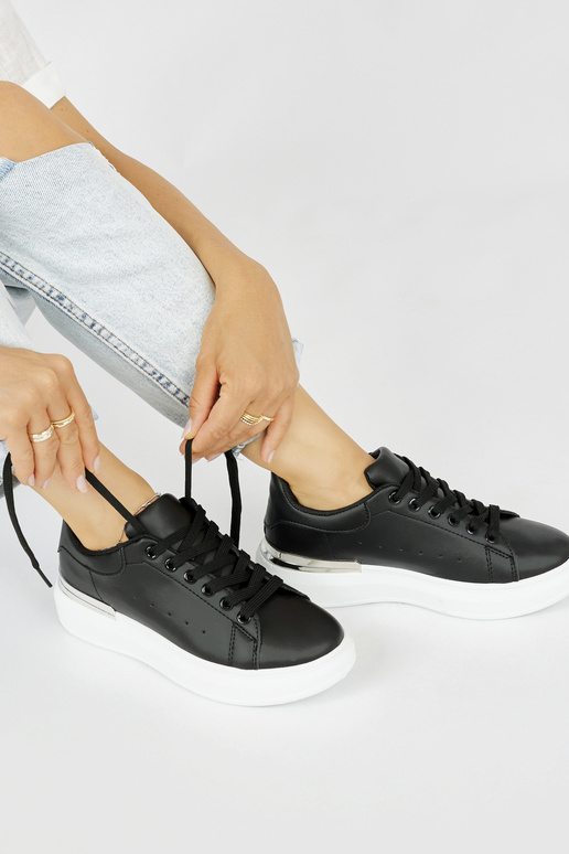 Juodos spalvos klasikinio modelio...