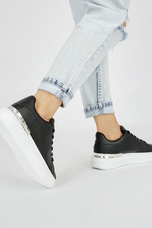 Juodos spalvos klasikinio modelio...