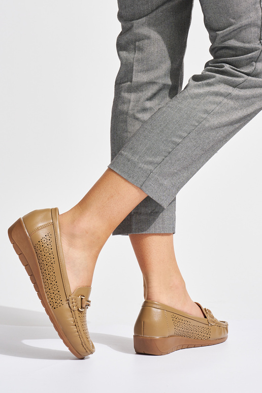 smėlio spalvos ažūriniai mokasinai...