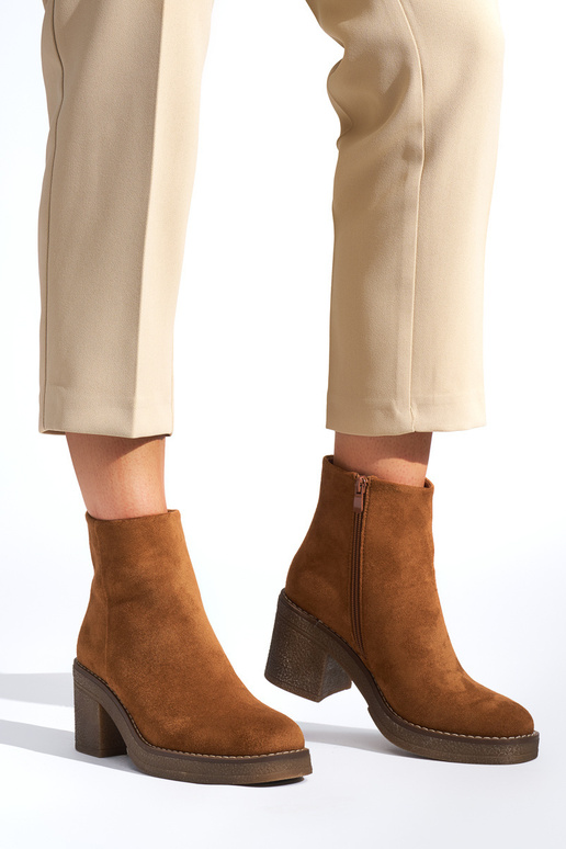 rudos spalvos moteriški batai ant kulno