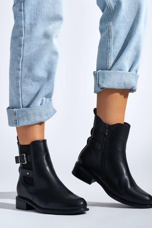 juodos spalvos moterų batai