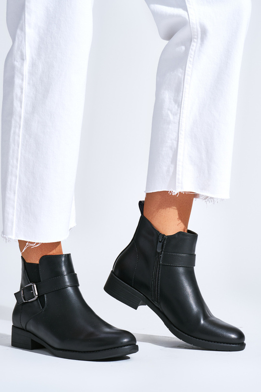 juodos spalvos moteriški batai butas