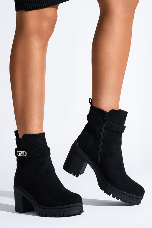 juodos spalvos moteriški batai ant kulno