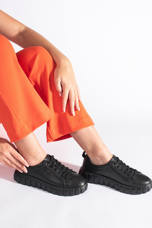 juodos spalvos oda pólbatai su platforma