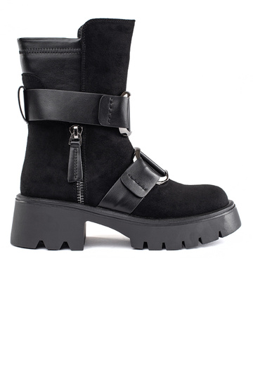 juodos spalvos iš zomšos...