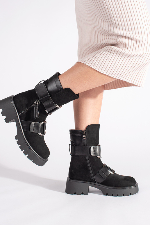 juodos spalvos iš zomšos moteriški...