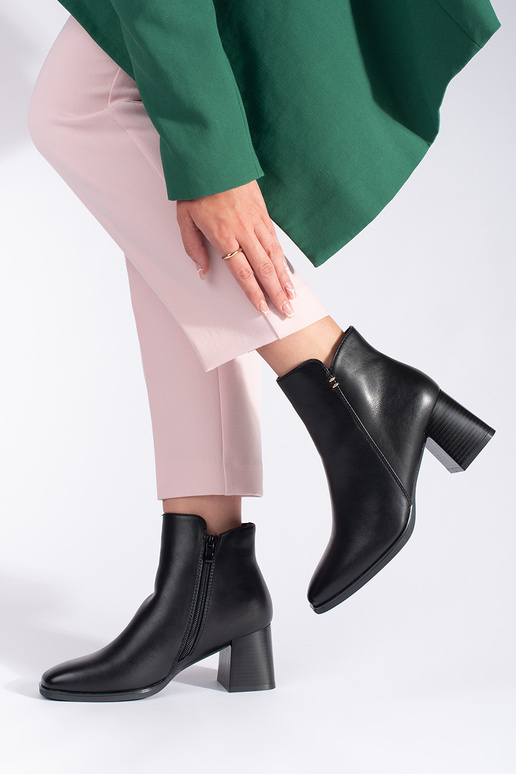 juodos spalvos moteriški batai ant...