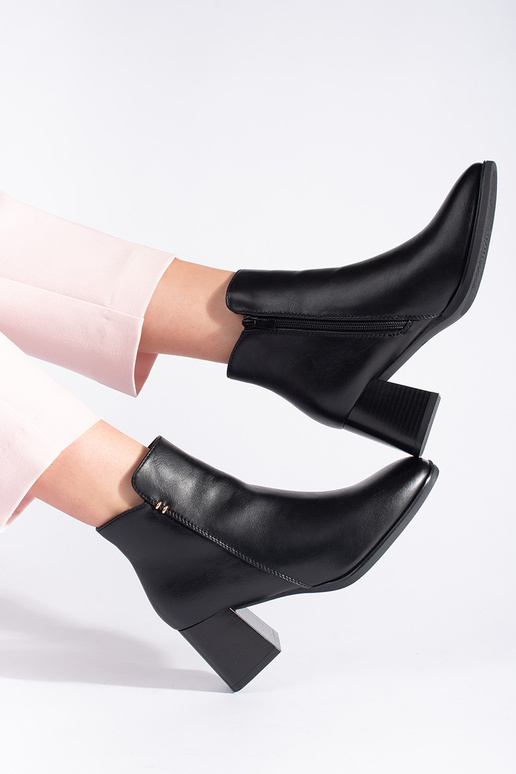 juodos spalvos moteriški batai ant...