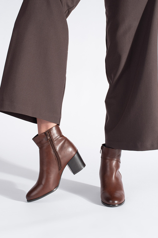 rudos spalvos aulinukai Sergio Leone