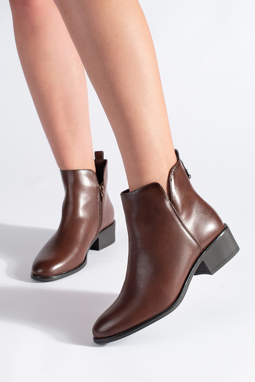 rudos spalvos žemas moteriški batai... rudos spalvos žemas moteriški batai...