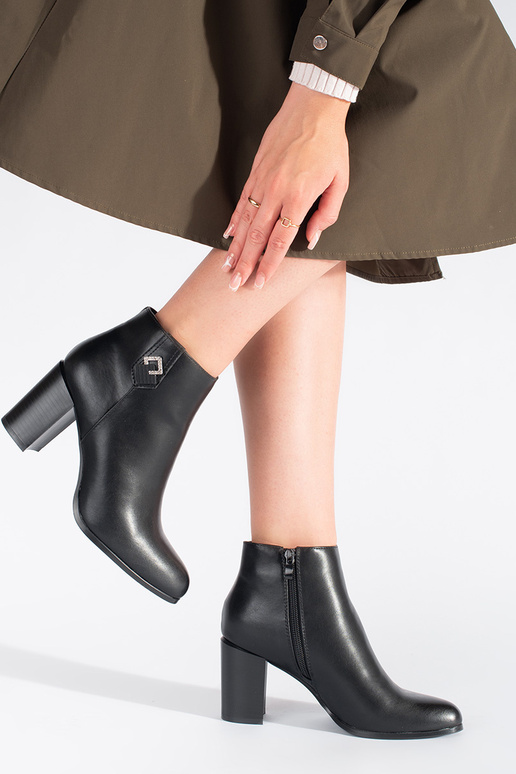 juodos spalvos moteriški batai ant... juodos spalvos moteriški batai ant...