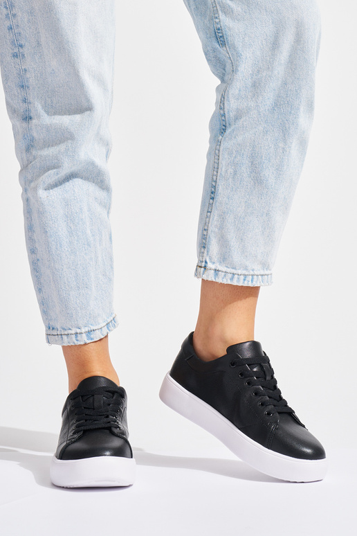 Oda juodos spalvos pririštas... Oda juodos spalvos pririštas...