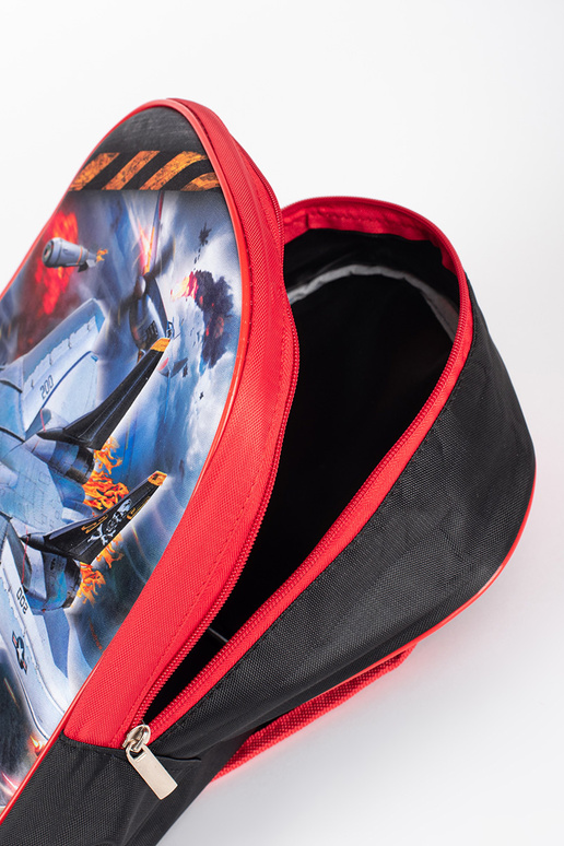 Juodos ir-raudona kuprinė berniukui Juodos ir-raudona kuprinė berniukui