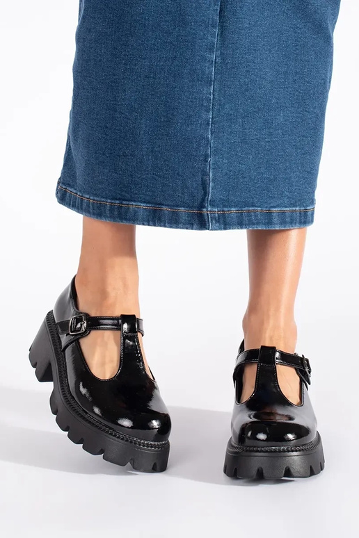 juodos spalvos lakuotas moteriški...