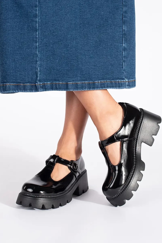 juodos spalvos lakuotas moteriški...