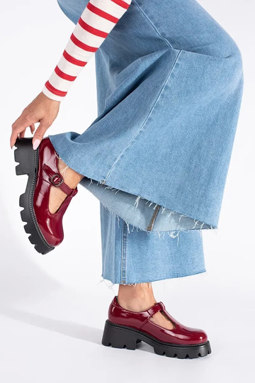 bordo spalvos lakuotas... 2