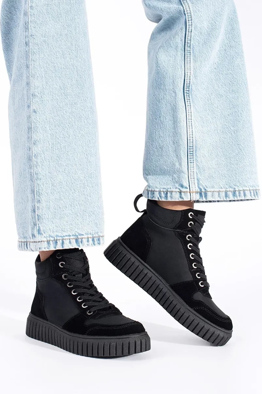 juodos spalvos batai pagamintas iš... juodos spalvos batai pagamintas iš...