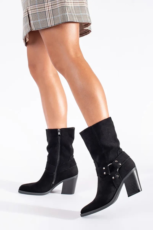 iš zomšos tamsiossmėlio spalvos... iš zomšos tamsiossmėlio spalvos...