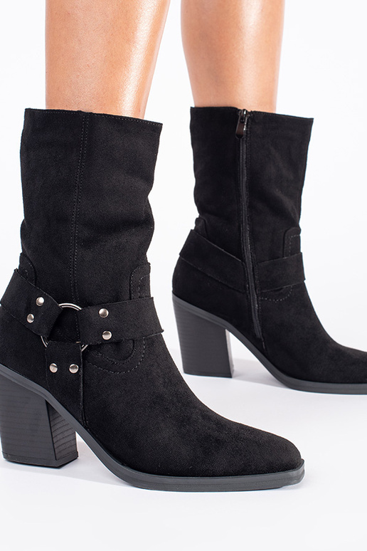 iš zomšos tamsiossmėlio spalvos... iš zomšos tamsiossmėlio spalvos...