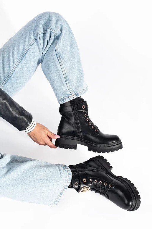 juodos spalvos moteriški batai su...