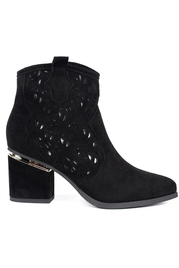 juodos spalvos ažūriniai...