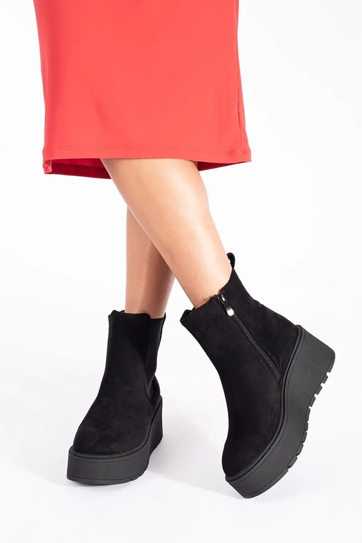 juodos spalvos iš zomšos Chelsea...