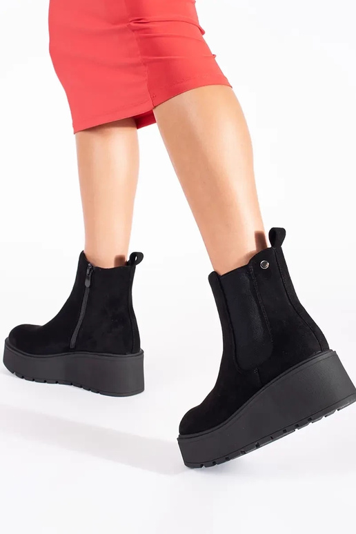 juodos spalvos iš zomšos Chelsea...