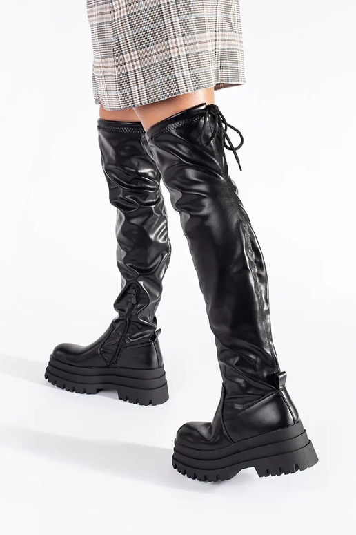 juodos spalvos muškietininkai su... juodos spalvos muškietininkai su...