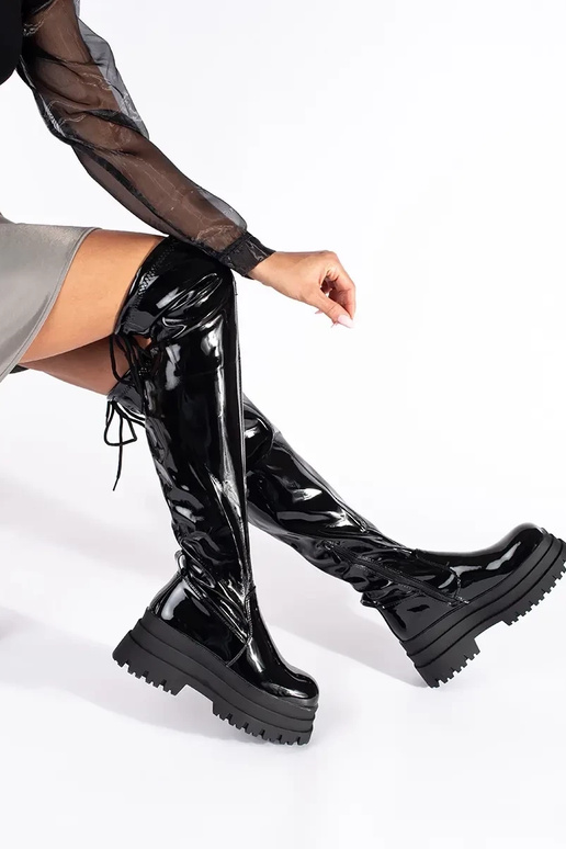 juodos spalvos lakuotas... juodos spalvos lakuotas...